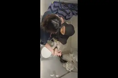 Keenakan Parah Skandal Ngewe Sambil Nangis Meringis